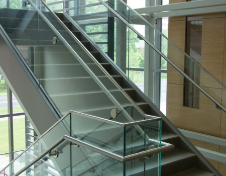 8 شركة تركيب هاندريل زجاج في دبي